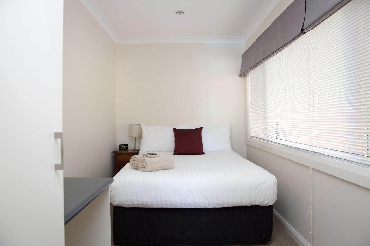 Apartments On Morrow Вага Вага Екстериор снимка